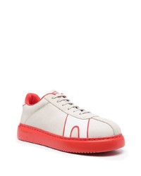 Chaussures de sport en cuir beiges Camper