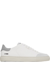 Chaussures de sport en cuir blanches Axel Arigato