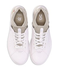 Chaussures de sport en cuir blanches ON Running