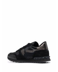 Chaussures de sport en cuir camouflage noires Valentino Garavani