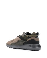 Chaussures de sport en cuir camouflage olive Hogan