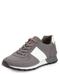 Chaussures de sport en cuir grises