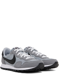 Chaussures de sport en cuir grises Nike