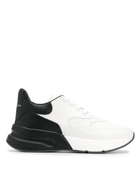 Chaussures de sport en cuir noires et blanches Alexander McQueen