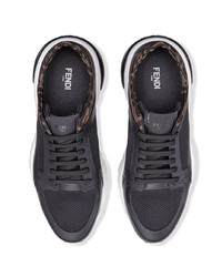 Chaussures de sport en cuir noires Fendi