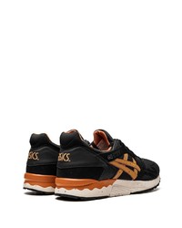 Chaussures de sport en cuir ornées noires Asics