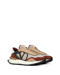 Chaussures de sport en daim beiges Valentino Garavani