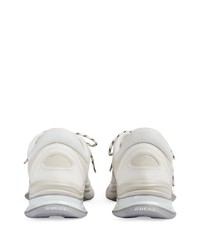 Chaussures de sport en daim blanches Gucci