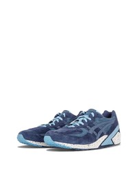 Chaussures de sport en daim bleu marine Asics