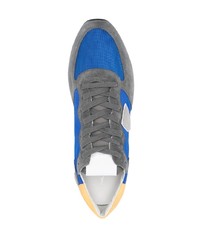 Chaussures de sport en daim bleues Philippe Model Paris