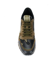 Chaussures de sport en daim camouflage olive Valentino