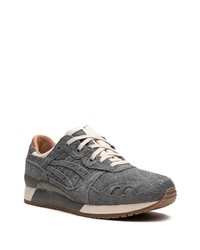 Chaussures de sport en daim gris foncé Asics