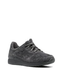 Chaussures de sport en daim gris foncé Asics