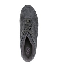 Chaussures de sport en daim gris foncé Asics