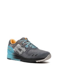 Chaussures de sport en daim gris foncé Asics