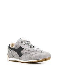 Chaussures de sport en daim grises Diadora