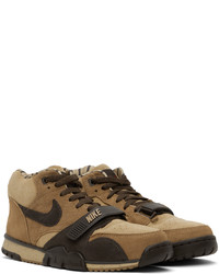 Chaussures de sport en daim marron Nike