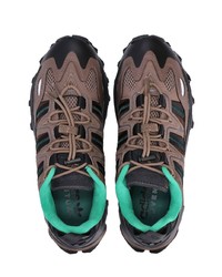 Chaussures de sport en daim marron adidas