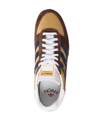 Chaussures de sport en daim marron adidas