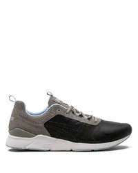 Chaussures de sport en daim noires Asics