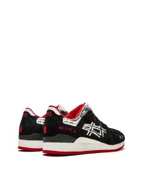 Chaussures de sport en daim noires Asics