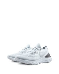 Chaussures de sport en toile blanches Nike