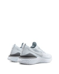 Chaussures de sport en toile blanches Nike