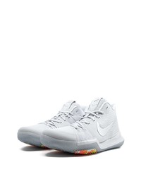 Chaussures de sport en toile blanches Nike