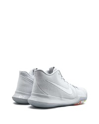 Chaussures de sport en toile blanches Nike