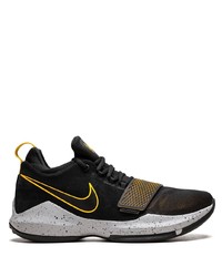 Chaussures de sport en toile noires Nike