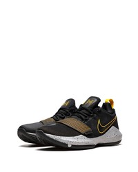 Chaussures de sport en toile noires Nike