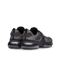Chaussures de sport gris foncé Prada