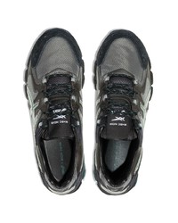 Chaussures de sport gris foncé Asics