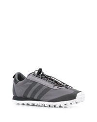 Chaussures de sport gris foncé adidas