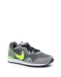 Chaussures de sport gris foncé Nike