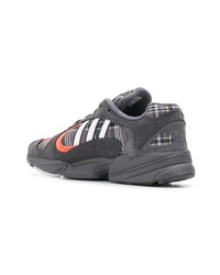 Chaussures de sport gris foncé adidas