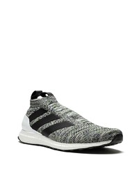 Chaussures de sport grises adidas