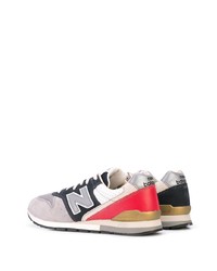 Chaussures de sport grises New Balance