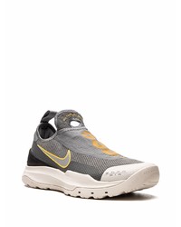 Chaussures de sport grises Nike