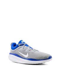 Chaussures de sport grises Nike