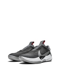 Chaussures de sport grises Nike