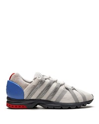 Chaussures de sport grises adidas