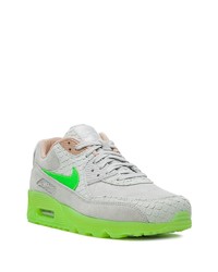 Chaussures de sport grises Nike