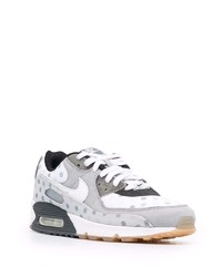 Chaussures de sport grises Nike