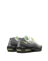 Chaussures de sport grises Nike