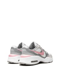 Chaussures de sport grises Nike