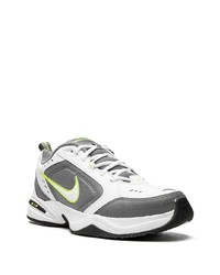 Chaussures de sport grises Nike