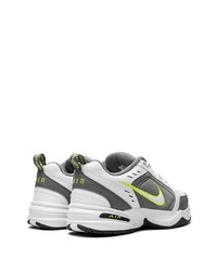 Chaussures de sport grises Nike