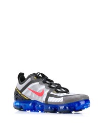 Chaussures de sport grises Nike