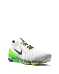 Chaussures de sport grises Nike